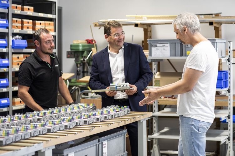 Phoenix Contact GmbH · Karriereseite Connectoor