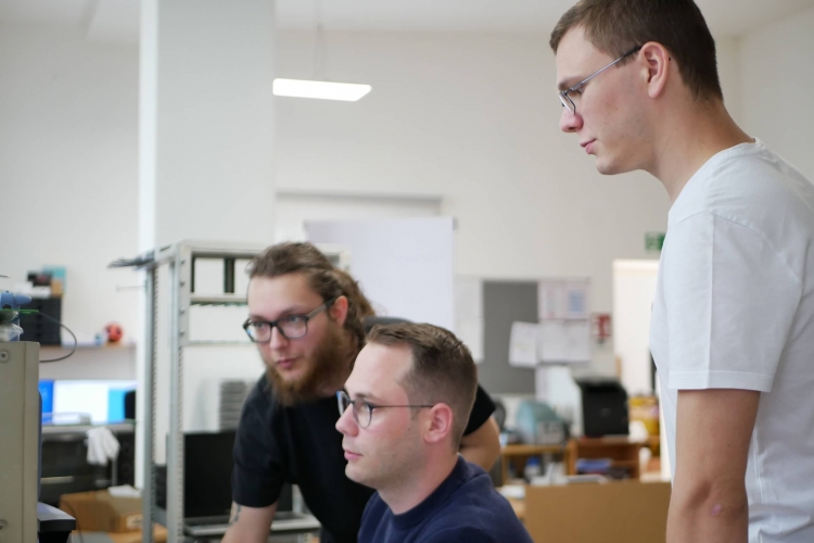 highQ Solutions  GmbH Über uns - Firmenbild #2