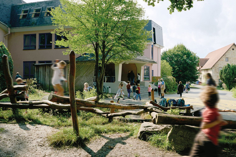 Schloss Hamborn Rudolf Steiner Werkgemeinschaft e. V. Über uns - Firmenbild #4